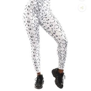 Til You Collapse White Cobra Effortless Leggings
